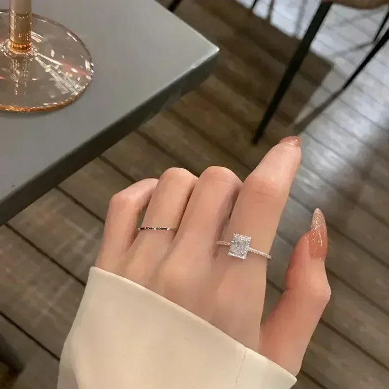 Hot Sales Fashion Retro Zircon Ring Simple Gold Color Acrylic Crystal Ring for Women Trendy Jewelry Accessories Adjustable Ring